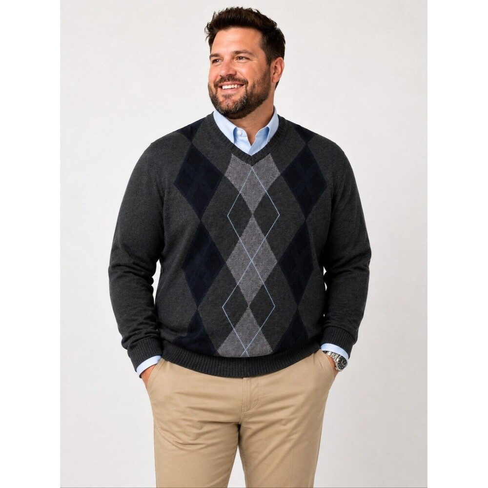 Haggar Men's Dark Gray and Black Argyle V-Neck Sweater